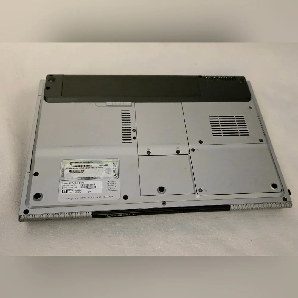 HP Pavilion DV1000 Widescreen Laptop Windows XP No charger Not Tested for parts